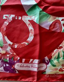 Foulard in pura seta Salvatore Ferragamo 