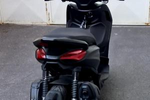 Beverly 400 deep black