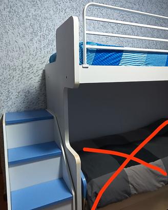 Struttura letto a castello con scala contenitore