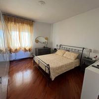 Letto matrimoniale , comodini,cassettiera, lumi