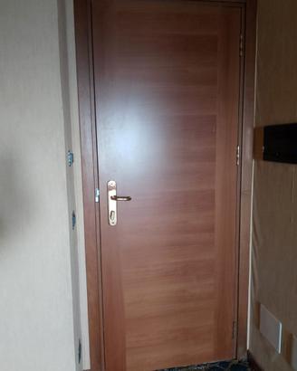 porte e materiale vario