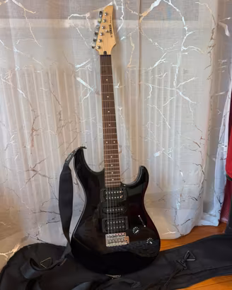 Chitarra elettrica Yamaha nera + custodia