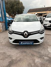 Renault Clio TCe 12V 75 CV 5 porte Moschino Life