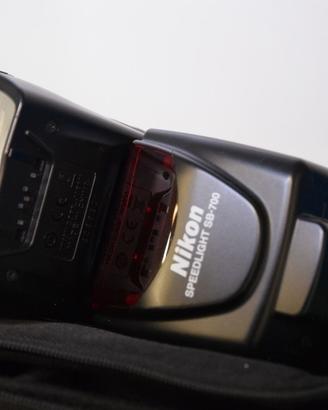 Nikon SB700 flash