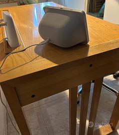 Scrivania e sedia ergonomica