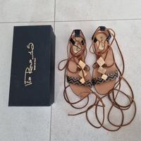 Sandali via Roma 15