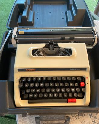 Macchina da Scrivere Brother Deluxe 1613 + valigia