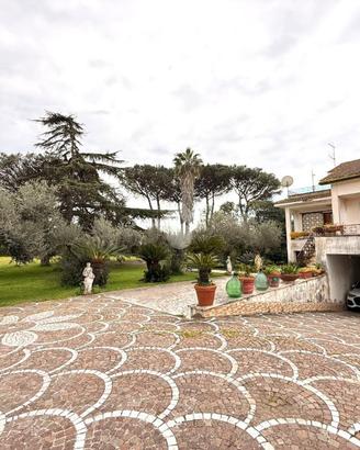 PORZIONE DI BIFAMILIARE A APRILIA