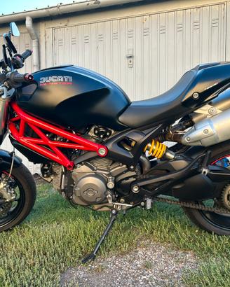 Ducati Monster 796