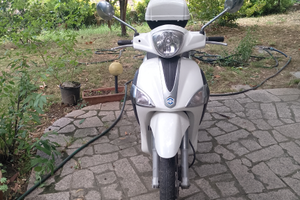 Liberty 150 3v ie bianco