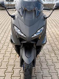 Yamaha T max 560