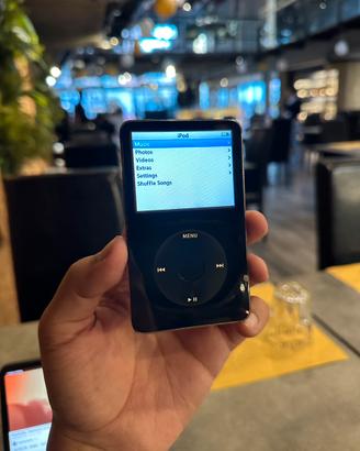 Apple iPod Classic 5ª Gen 30GB – Nero (MA146LL)