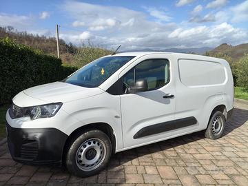 Peugeout partner