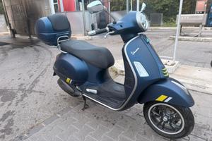 Piaggio Vespa 300 GTS hpe supertech