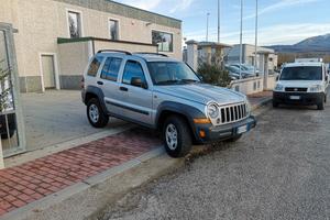 Jeep Cherokee 2.8 CRD Sport