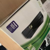 Xbox 360 Slim + 2 controller + 10 giochi