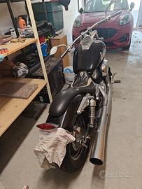 Honda Shadow 750 "black widow" del 2000