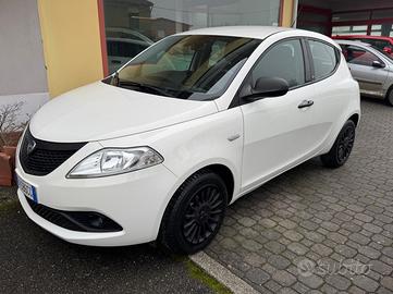 Lancia Ypsilon 1.2 69 CV 5 porte Elefantino Blu
