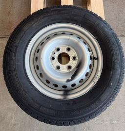 Cerchio in ferro con pneumatico Michelin