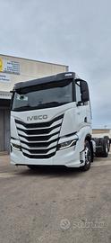 IVECO STRALIS S-WAY 280X50 3 ASSI CABINATO LETTO N
