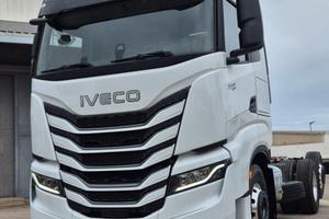 IVECO STRALIS S-WAY 280X50 3 ASSI CABINATO LETTO N