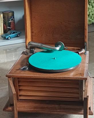 Grammofono in legno vintage