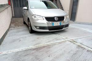Pensionato vende Volkswagen TOURAN Ecofuel