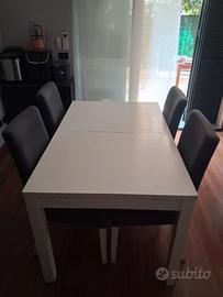 Tavolo allungabile con 4 sedie