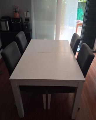 Tavolo allungabile con 4 sedie
