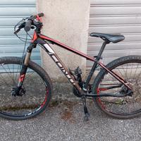bicicletta mountain bike