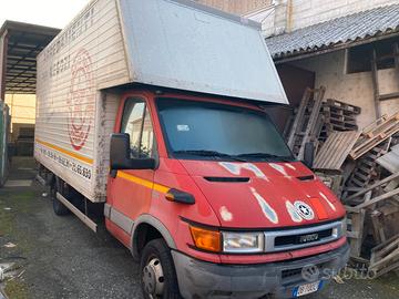 Furgone 50 Quintali con Guida Patente C.= .5900