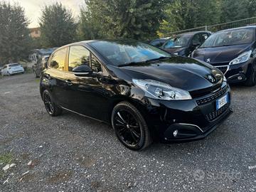 PEUGEOT 208 PureTech 82 qBlack-Edition 5 porte "