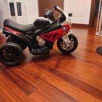 Moto BMW per bambini con varie funzioni