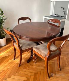 Tavolo rotondo primi ‘900 legno massello + 4 sedie