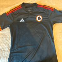 Terza Maglia as Roma stagione 23/24