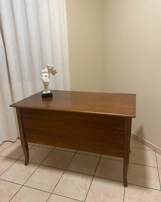 Scrivania in legno