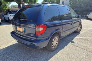 AUTOCARRO Chrysler Voyager 2.5 CRD 5 posti