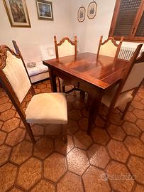 Elegante Tavolo rustico con sedie