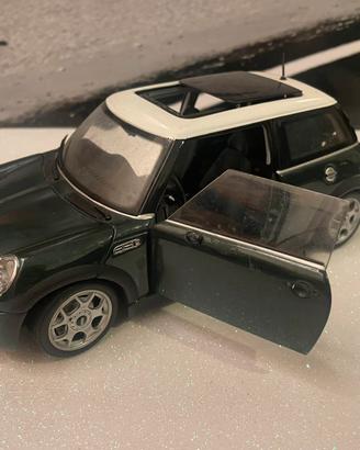 KYOSHO  Mini Cooper s. Scala 1:18