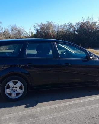 Ford Focus 2009 per pezzi o intera