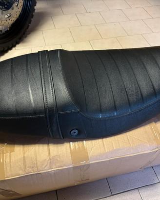 Sella Triumph Thruxton 900