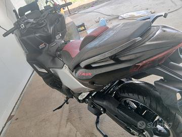 Tmax 560 25 anniversario 
