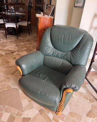 Divanoletto e  2 poltrone in pelle