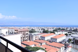 Viale Italia panoramico PENTAVANI con box auto