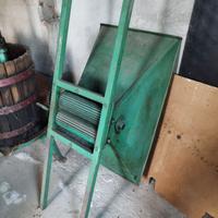 torchio e pigiatrice uva