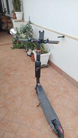 Monopattino Ninebot ES2 + Batteria + Accessori