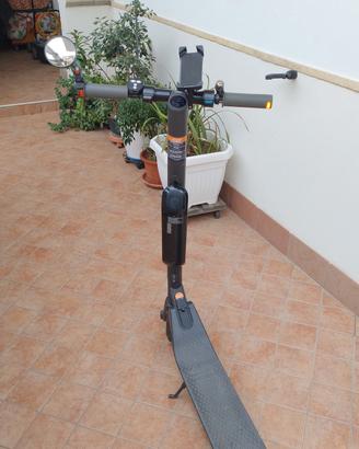 Monopattino Ninebot ES2 + Batteria + Accessori