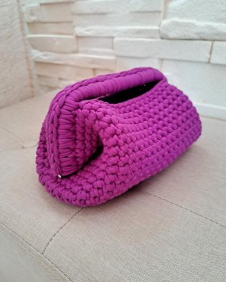 Clutch all'uncinetto in fettuccia