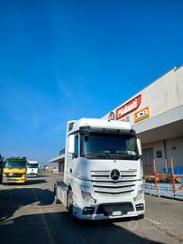 B462 - Trattore stradale Mercedes-Benz Actros 18.4