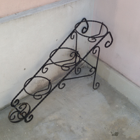 Porta vasi in ferro battuto